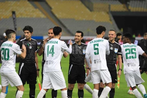  مصدر ليلا كورة: استمرار إيقاف قيد المصري بسبب مستحقات إيهاب جلال وحسام حسن